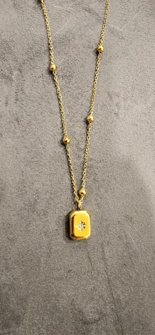 Artificial jewelleryAKaccessories