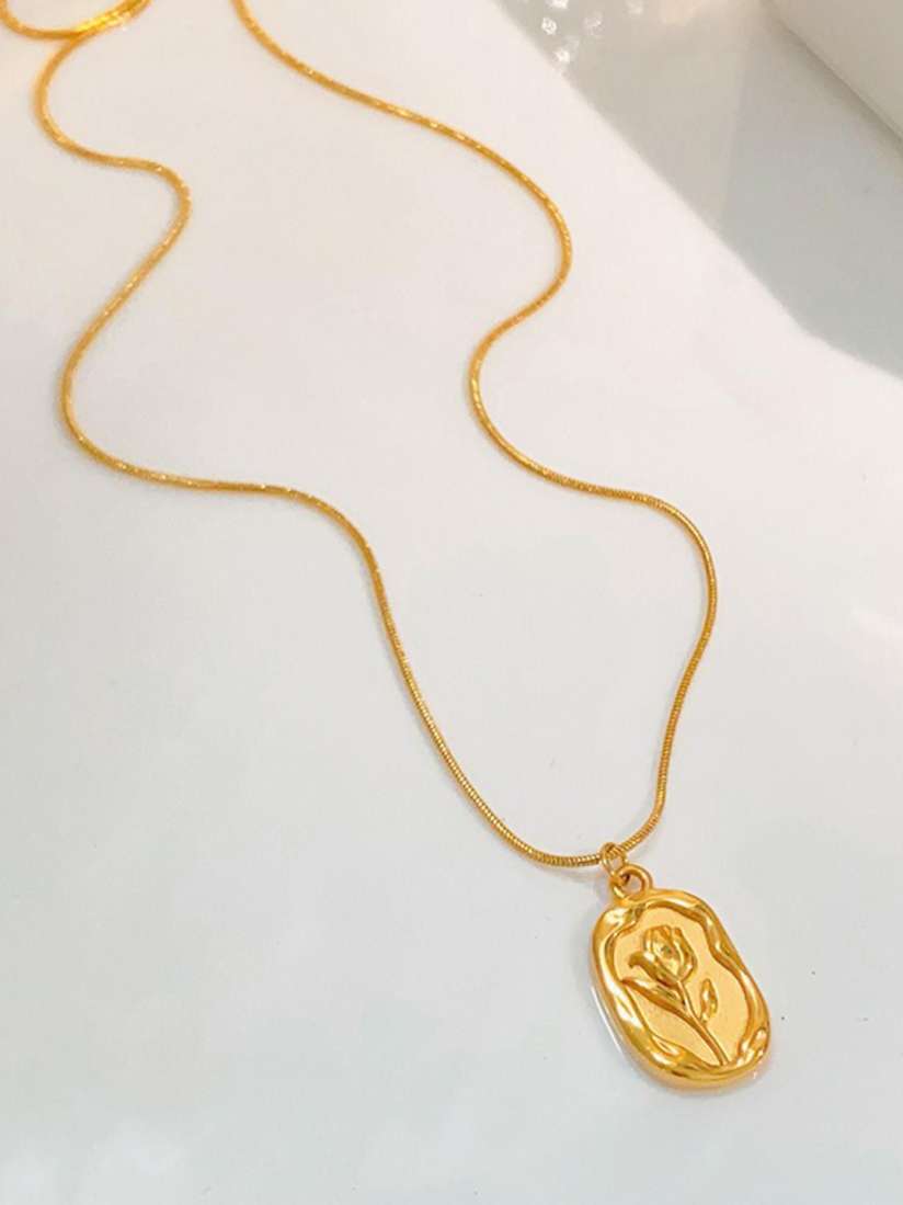 Artificial jewelleryAKaccessories